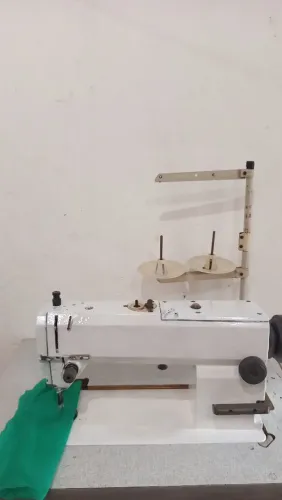 MÁQUINA DE COSTURA/ RETA INDUSTRIAL