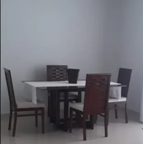Mesa de Jantar -Retangular com 4 cadeiras