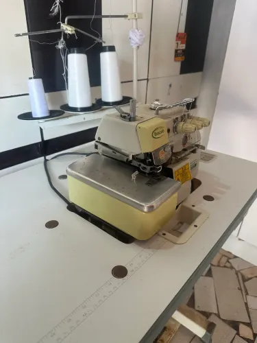 Máquina Overloque Industrial Bracob BC 73