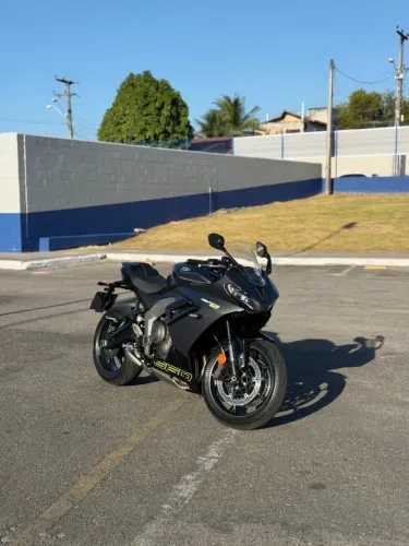 Triunph Daytona 660 Ano 2024 pra vender logo
