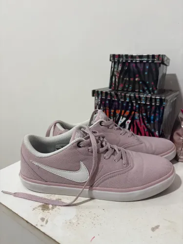 Tênis Nike SB Rosa 39