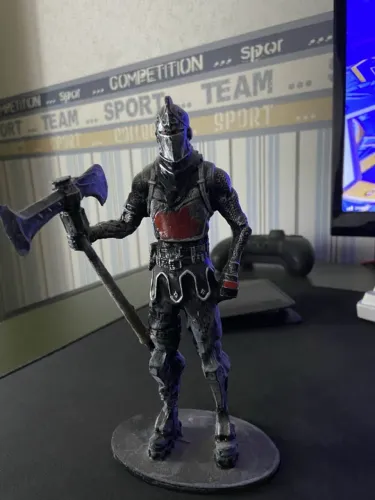 boneco cavaleiro negro fortnite