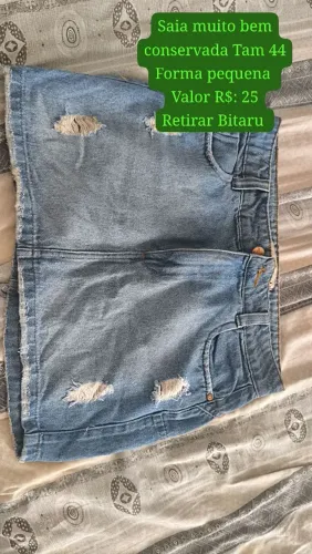Roupas femininas muito bem conservadas