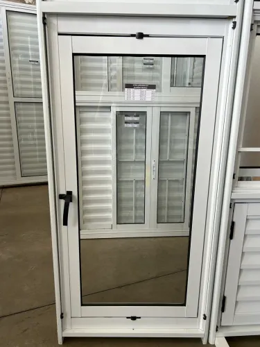 JANELA VITRO PIVOTANTE CAPELINHA LINHA 25 ALUMÍNIO BRANCO