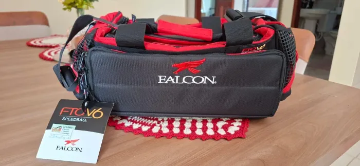 Bolsa de Pesca Esportiva de Alta Performance marca Falcon Rods.