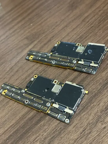 Placas iPhones X para montagem 