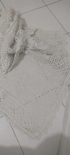 Tapete de crochê grande, ótimo pra arrumar sua sala ,em ótimo estado de uso ,sem marcas