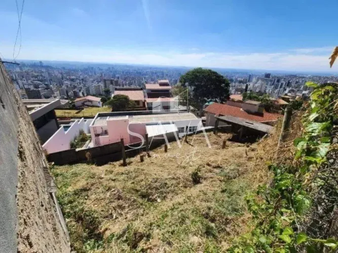 Lote à venda com 391,37 m² no Mangabeiras