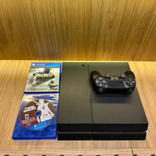 Playstation 4 500GB completo com 2 jogos
