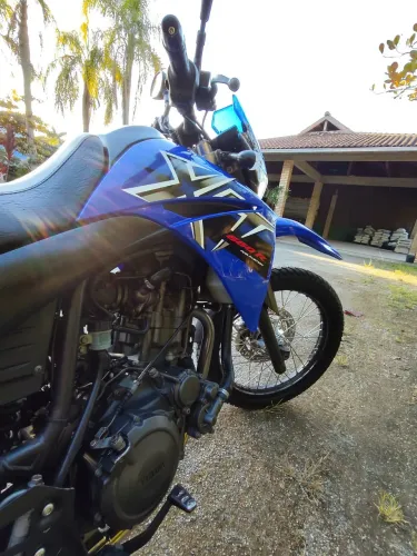 Vendo ou troco por carro linda xt 