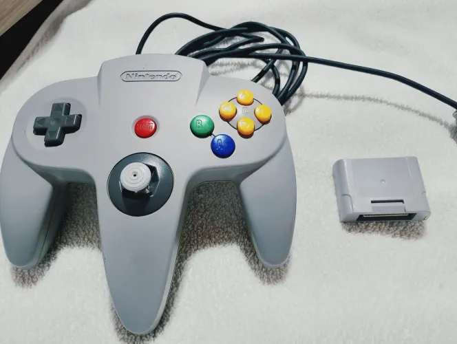 Controle Nintendo 64 + Memory Card originais excelente estado