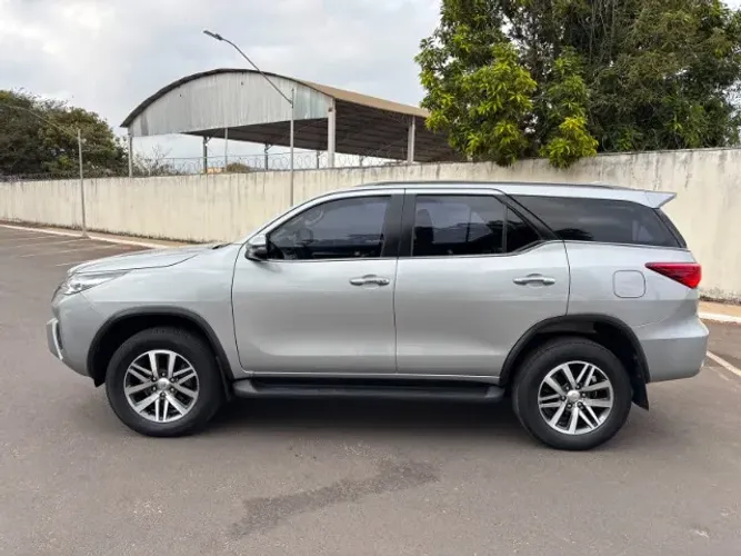 Toyota Hilux SW4 SRV 4X2 2.7 Flex 16V Aut. 2018
