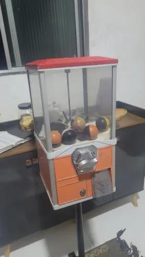 Máquina de bolinha brinquedo