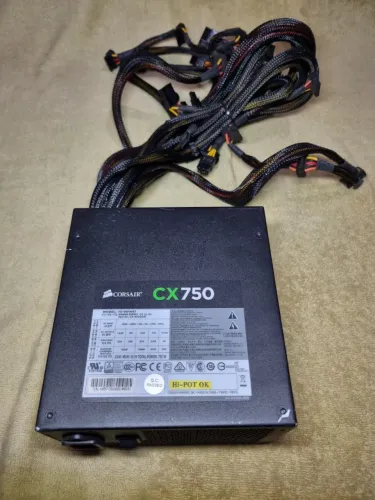 Fonte Corsair CX750