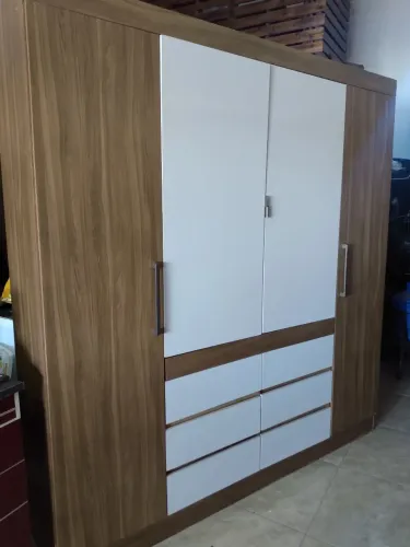 Guarda roupa de casal semi-novo 