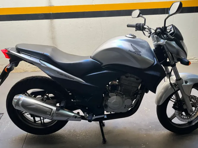 CB 300 2010 impecável 