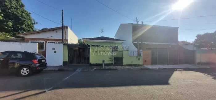 Venda de Casas / Padrão na cidade de Araraquara