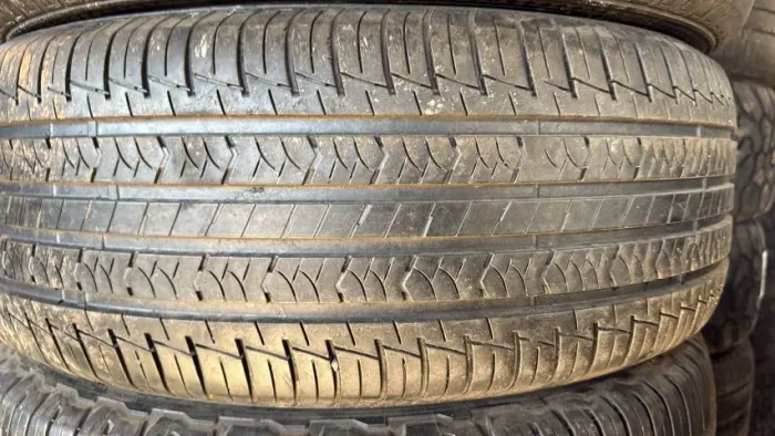 Pneu Spedemax 255/60/18 90 % vida útil