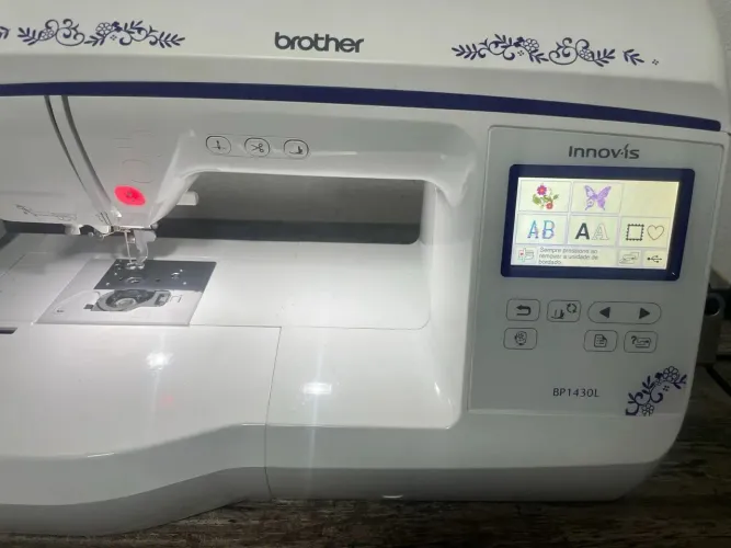 Vendo essa máquina de bordar nova