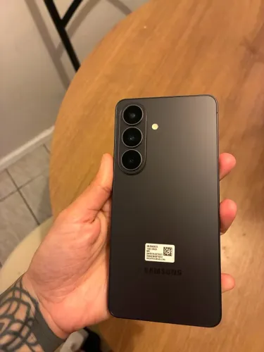 SAMSUNG S26 - 256GB - 2 MESES DE USO (COM CAIXA E NOTA)