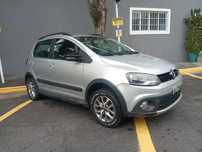 Volkswagen Crossfox 1.6 MI Total Flex 8V 5P 2014