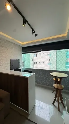Imóvel para aluguel tem 85 metros quadrados com 3 quartos em Meia Praia - Itapema - SC