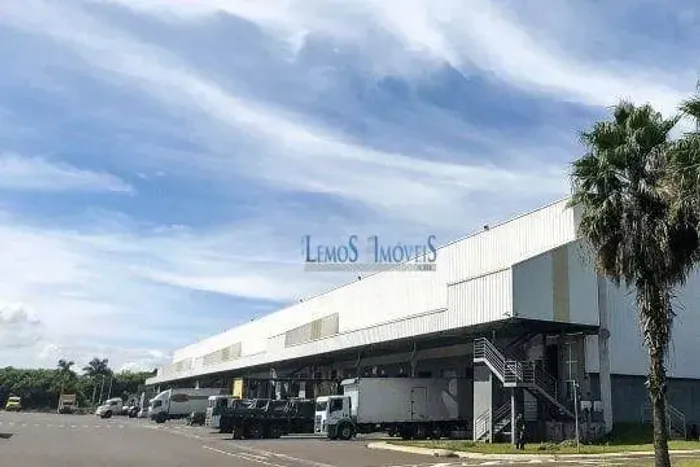 Galpão para alugar, 1735 m² por R$ 58.899,12/mês - Ancuri - Fortaleza/CE