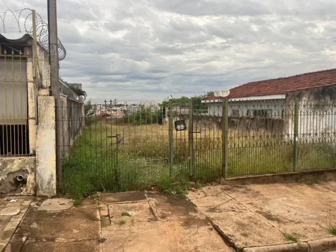 Terreno à venda encaixado com 400m² na Bela Vista em Bauru SP