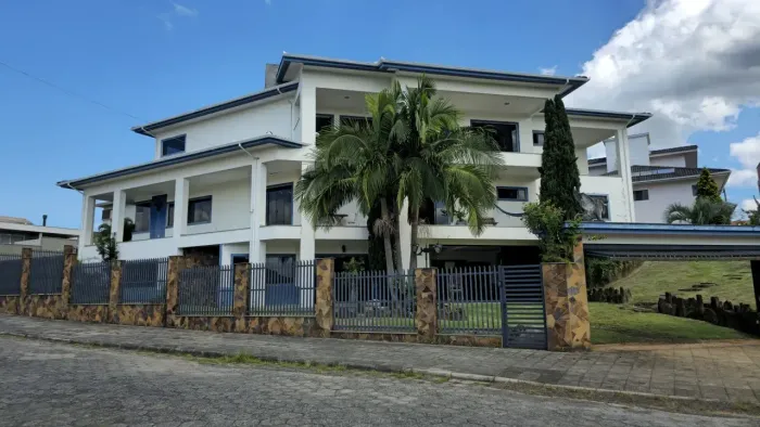 Ampla Casa em Cocal do Sul, 5 quartos, 2 suítes
