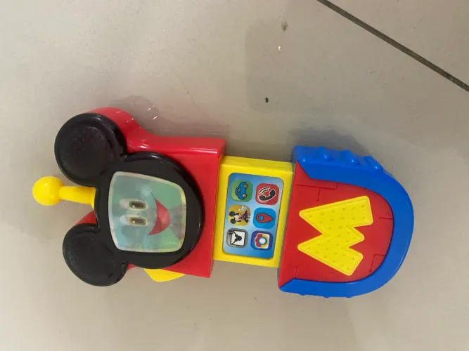 Disney Junior Mickey Mouse Funhouse celular infantil