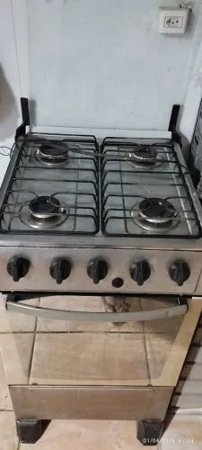 Fogão funcionando tudo perfeitamente, cor evo, acendimento elétrica, bocas de ferro