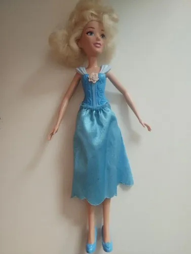Boneca Cinderela Hasbro
