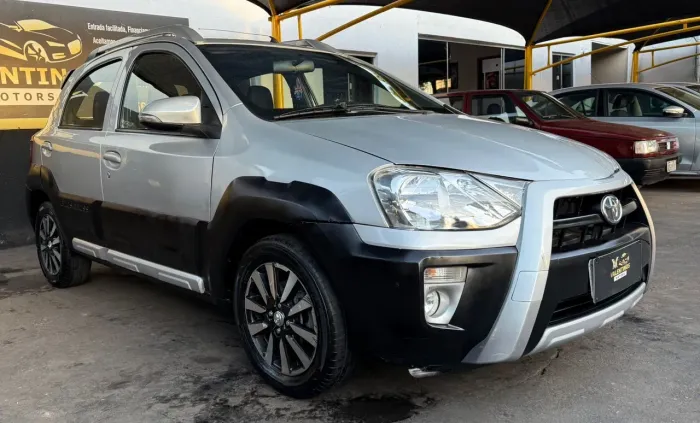 Toyota Etios Cross 1.5 Flex 16V 5P Mec. 2014