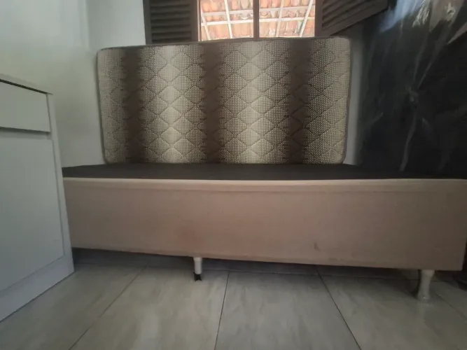 Cama de Solteiro Usada com Base de Madeira e Colchão Da Ortobom