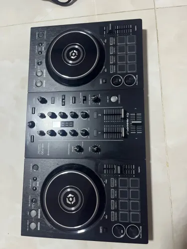 DDJ 400