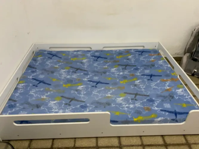 Cama casal montessoriana