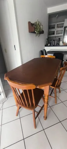 Mesa de jantar com 3 cadeiras- madeira maciça