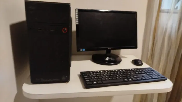 Computador completo (Semi-Novo, pode conter alguma avarias)
