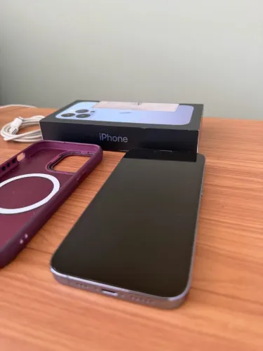 iPhone 13 Pro - estado de novo - na caixa