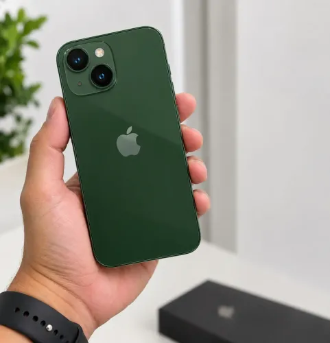 iPhone 13 - 256 verde seminovo 