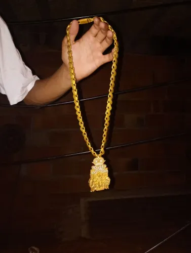 Cordão de moeda antiga