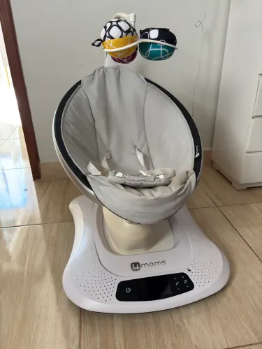 Cadeira de balanço Mamaroo 4 Moms