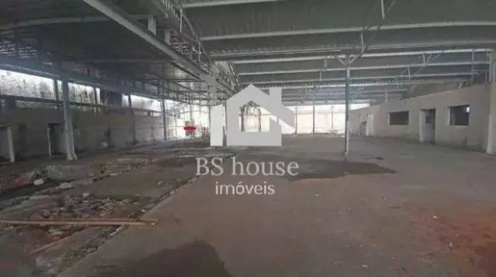 Vila Tibiriçá - Galpão para locação com 5.122 m² e 10 banheiros