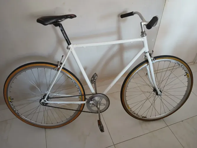 BICICLETA MAGRELA MOTIVO DA VENDA E QUE ESTOU PRECISANDO DE DINHEIRO