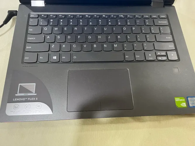 notebook... Lenovo Flex 5... i7 - 8GB - 256GB SSD touch 14"