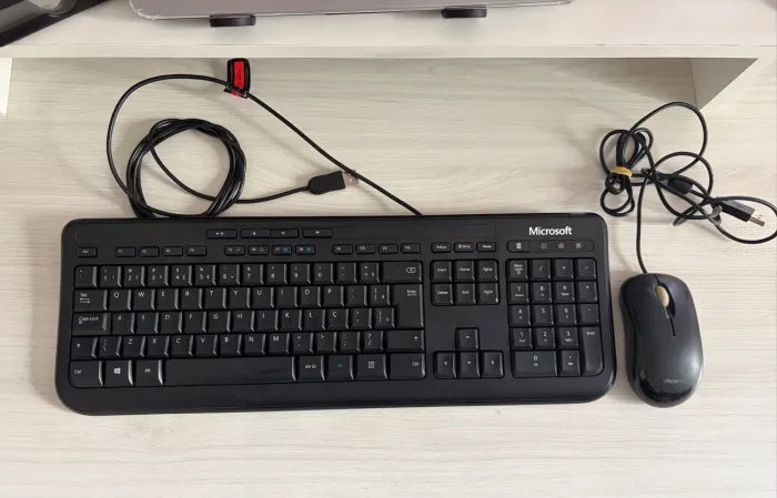 Kit Mouse e Teclado com fio Microsoft 