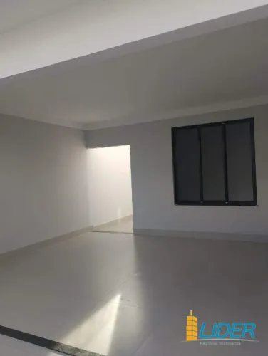 LINDA CASA NO LARANJEIRAS