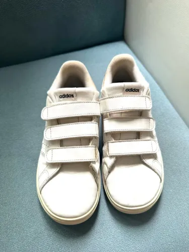 Tênis Adidas