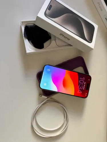 iPhone 15 Pro 256GB Titânio Natural | Caixa + Cabo + Capa Apple | Excelente Estado