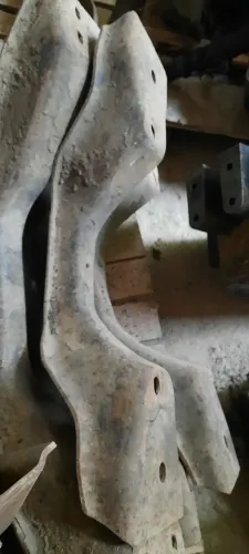 Travessa de Chassi Mercedes e  VW 